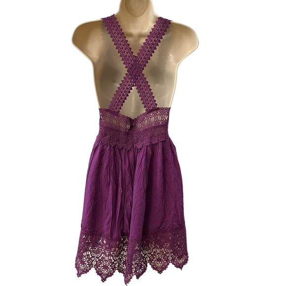 Fashion Nova ~ Lucie Lace Mini Dress ~ lace detailing ~ padded bust ~size XSmall - Picture 4 of 16